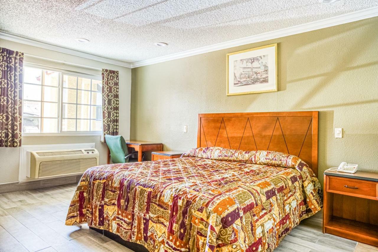 Hotel Whittier, Ca I-605 Екстер'єр фото