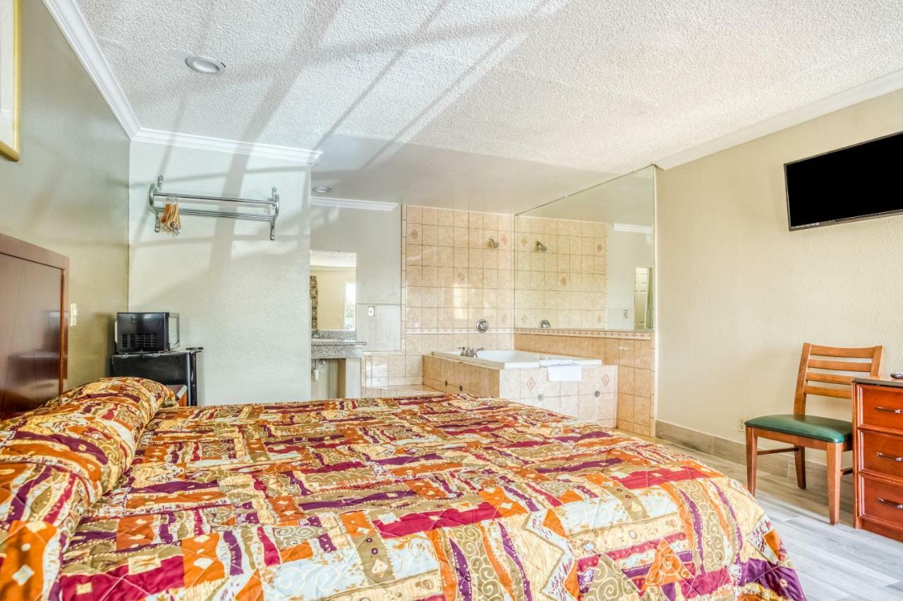 Hotel Whittier, Ca I-605 Екстер'єр фото