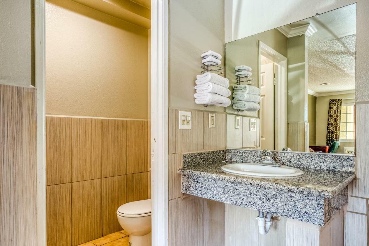 Hotel Whittier, Ca I-605 Екстер'єр фото