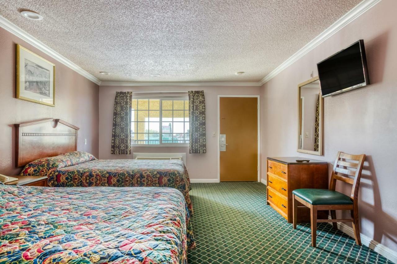 Hotel Whittier, Ca I-605 Екстер'єр фото