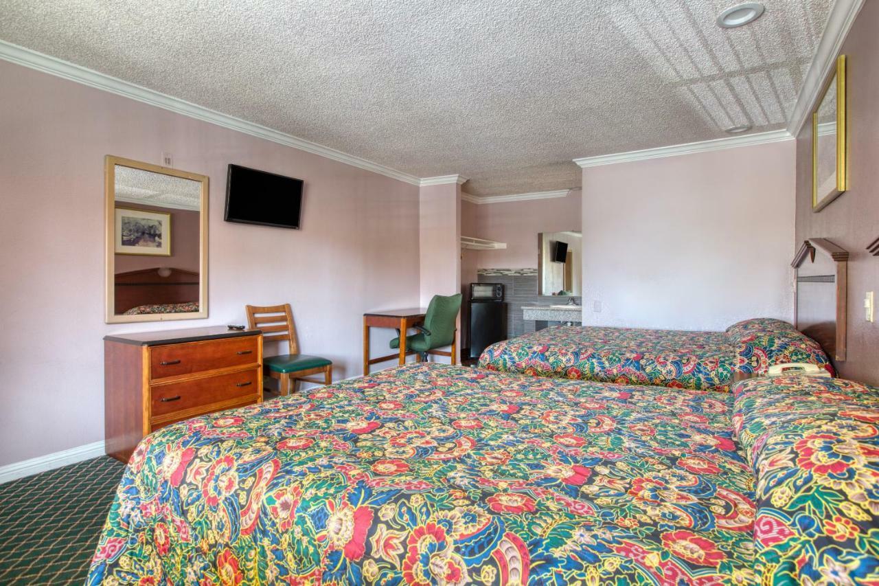 Hotel Whittier, Ca I-605 Екстер'єр фото