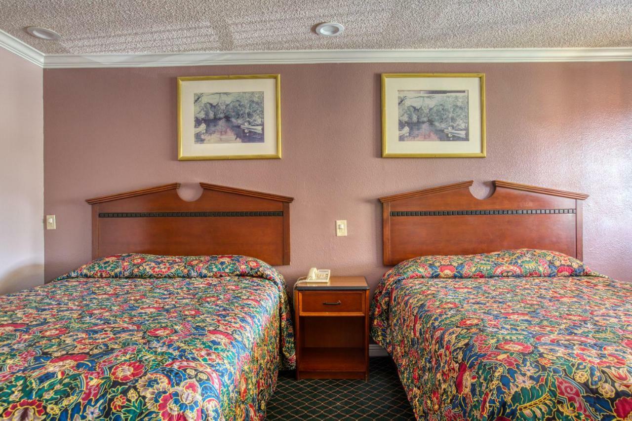 Hotel Whittier, Ca I-605 Екстер'єр фото